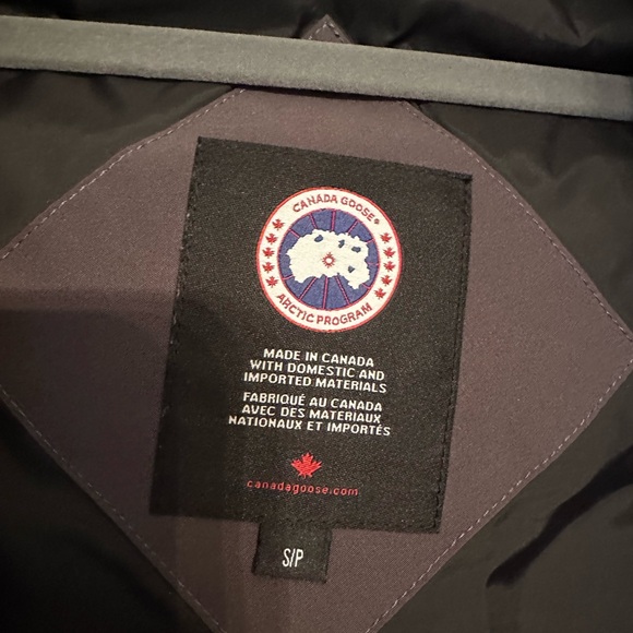 Canada Goose Women’s Kinley Parka 
Excellent condition 
Size Small - Picture 6 of 7